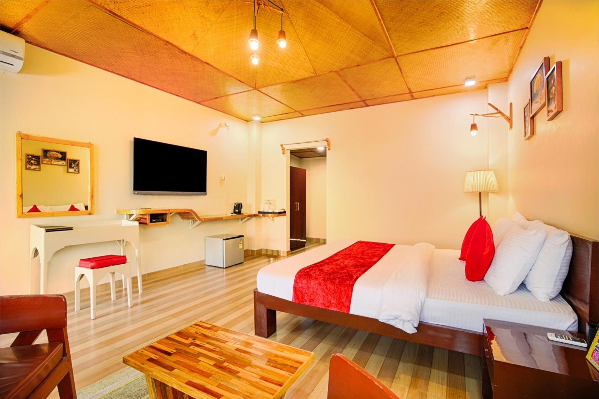 La Nicholas Lake View By Summit Hotels Shillong Phòng bức ảnh